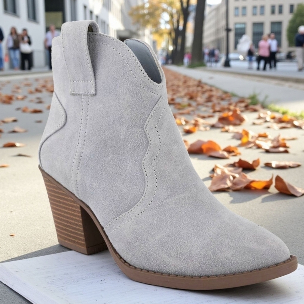 NWT Gray Western Faux Leather Ankle Boots 7.5 W